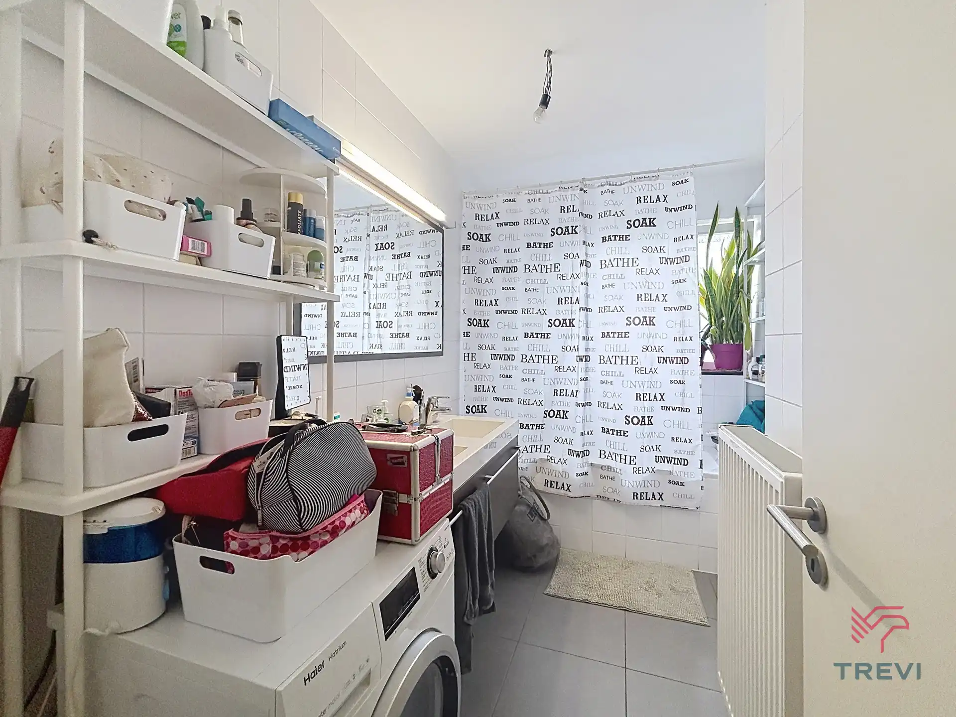 Mooi ongemeubileerd appartement met 3 slaapkamers foto 12