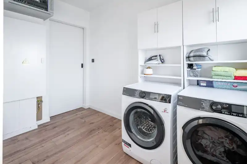Gerenoveerde halfopen woning met ruime tuin. foto 16