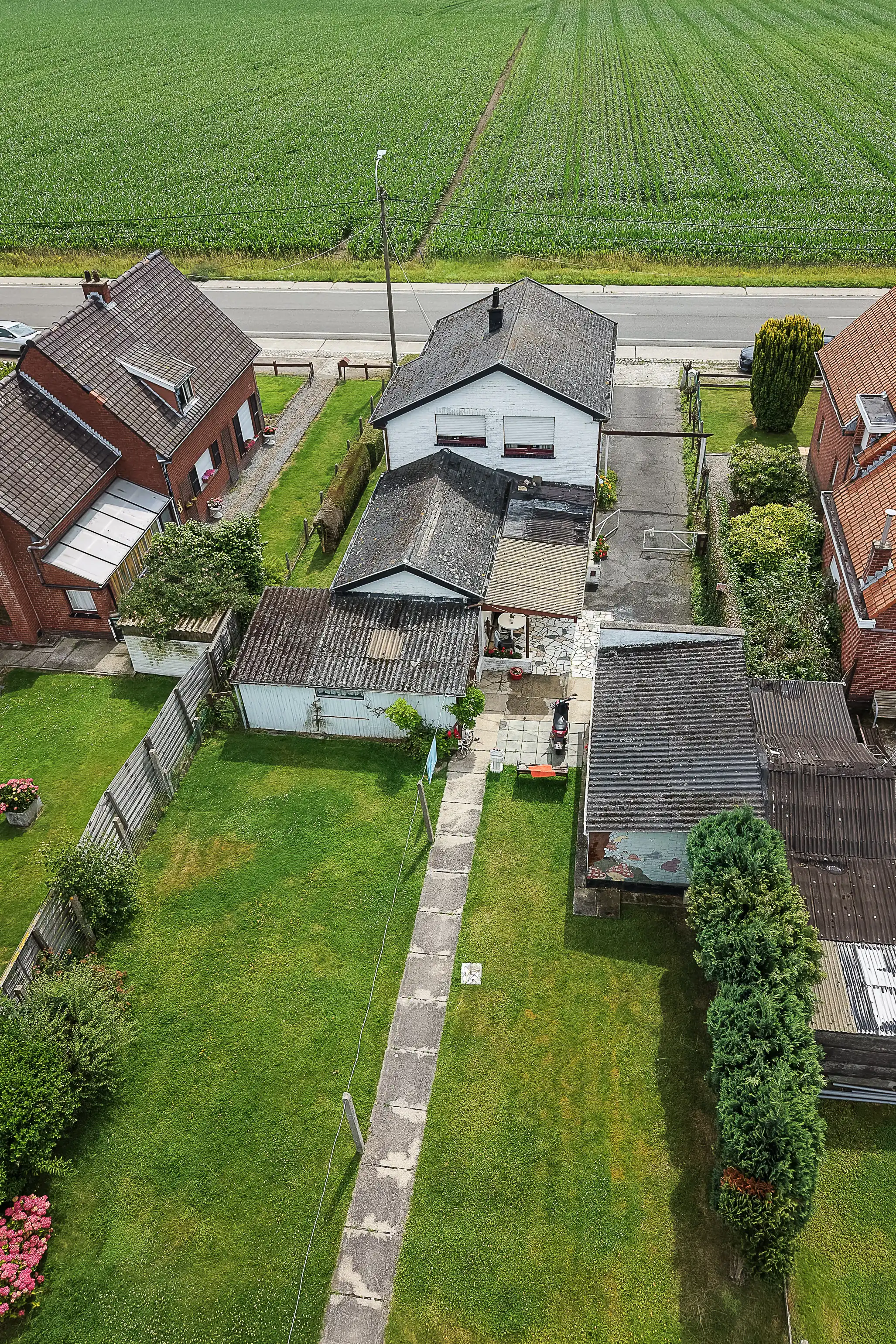 Te renoveren woning met prachtige tuin aan Drongengoedbos foto 26