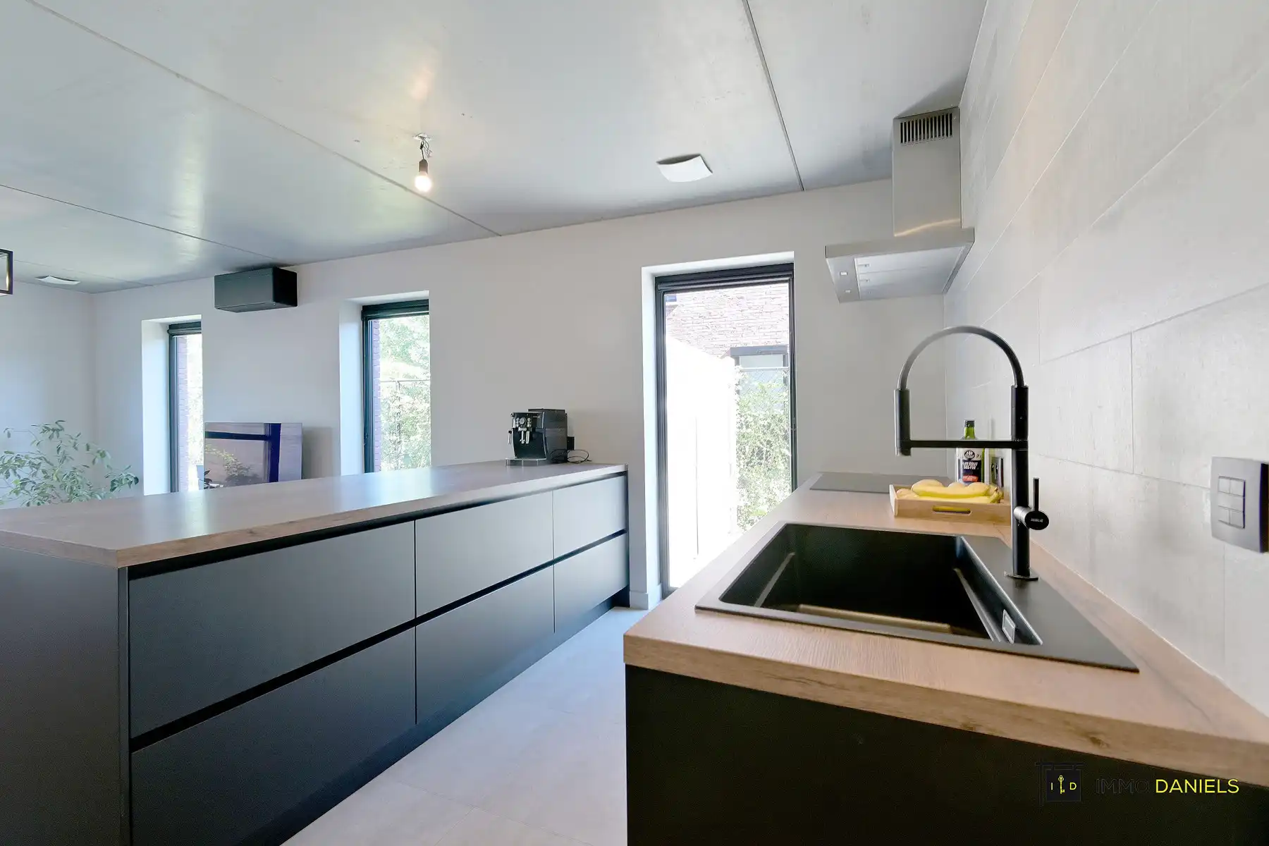 Moderne, energiezuinige woning met tuin in rustige woonwijk foto 8