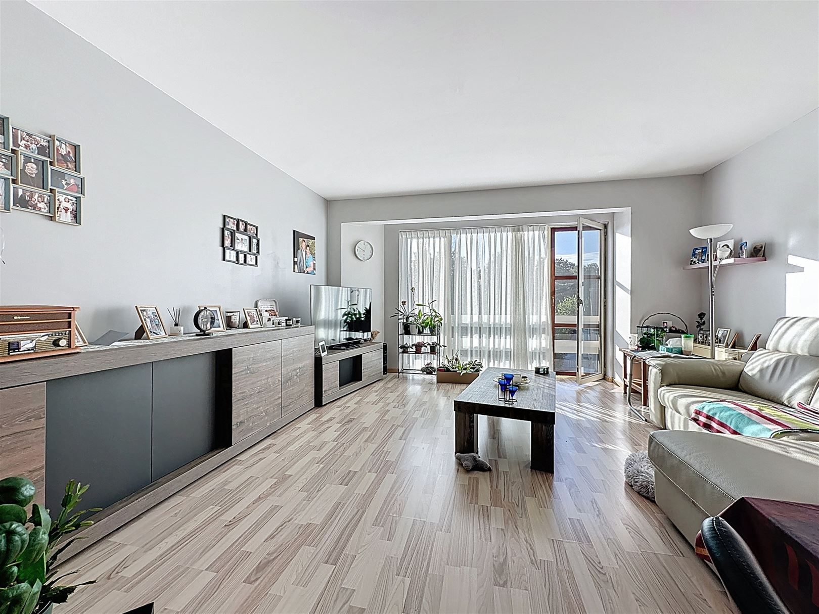 Instapklaar appartement nabij centrum Brasschaat foto 2