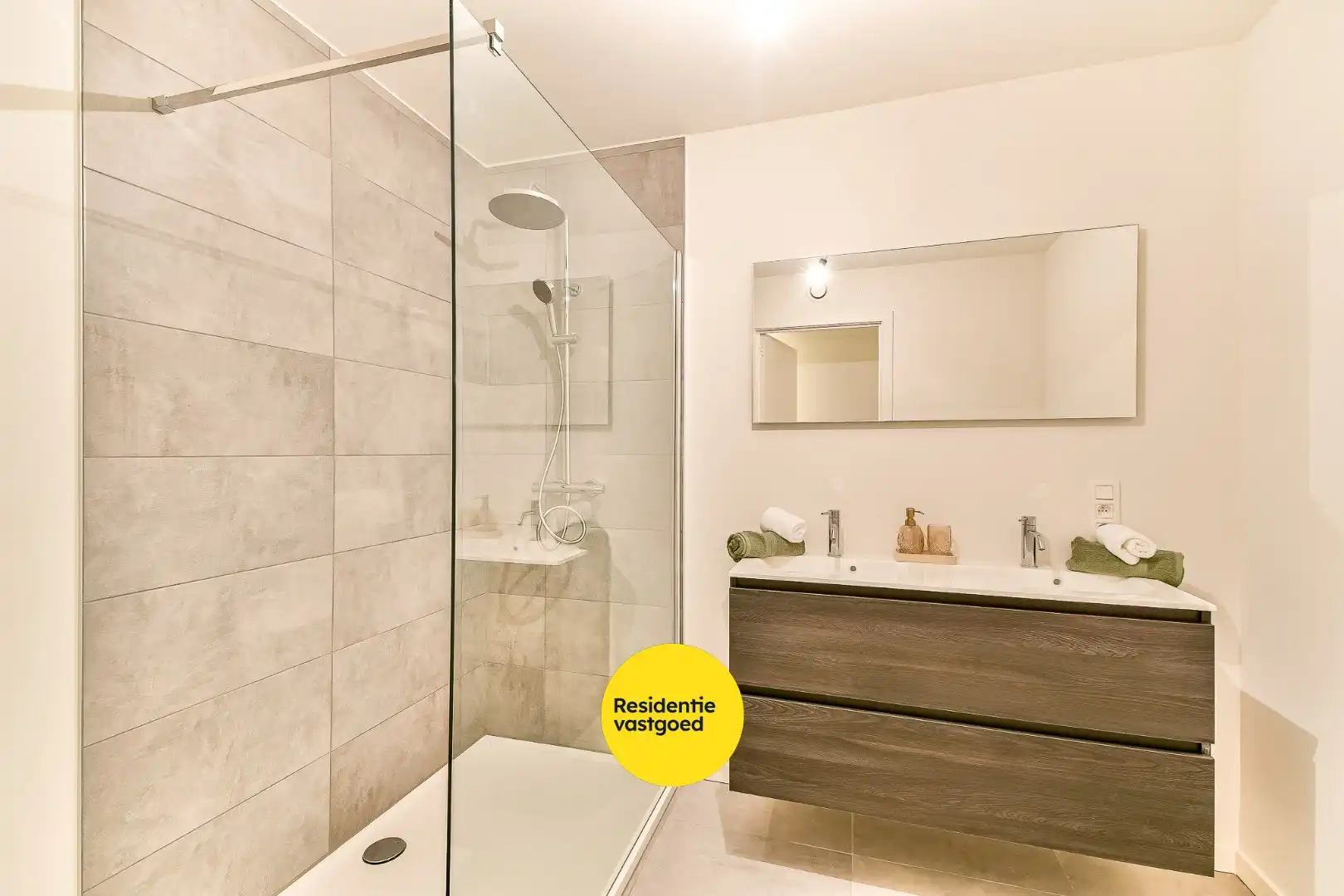 Stijlvol en energiezuinig wonen in hartje Gistel foto 14