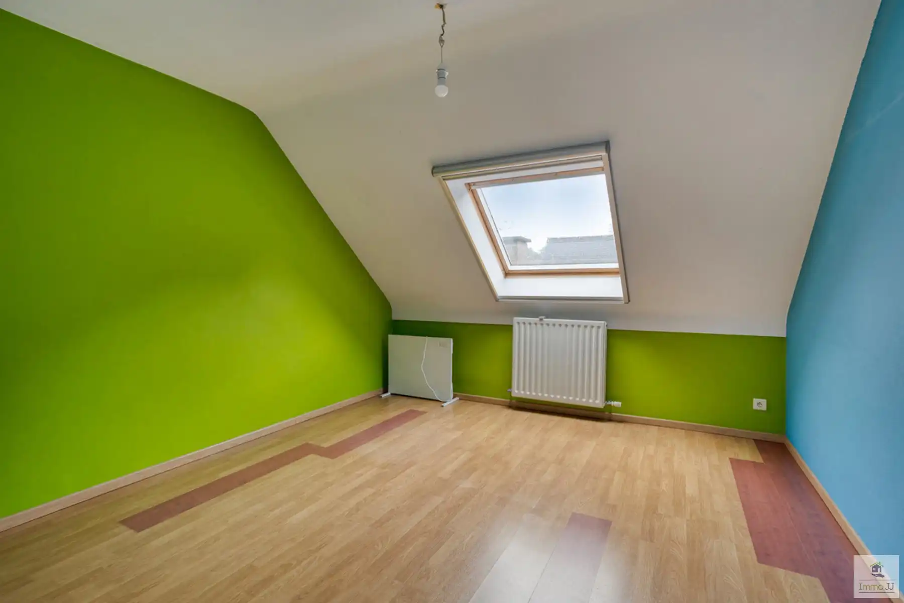 Halfopen bebouwing met zwembad foto 16