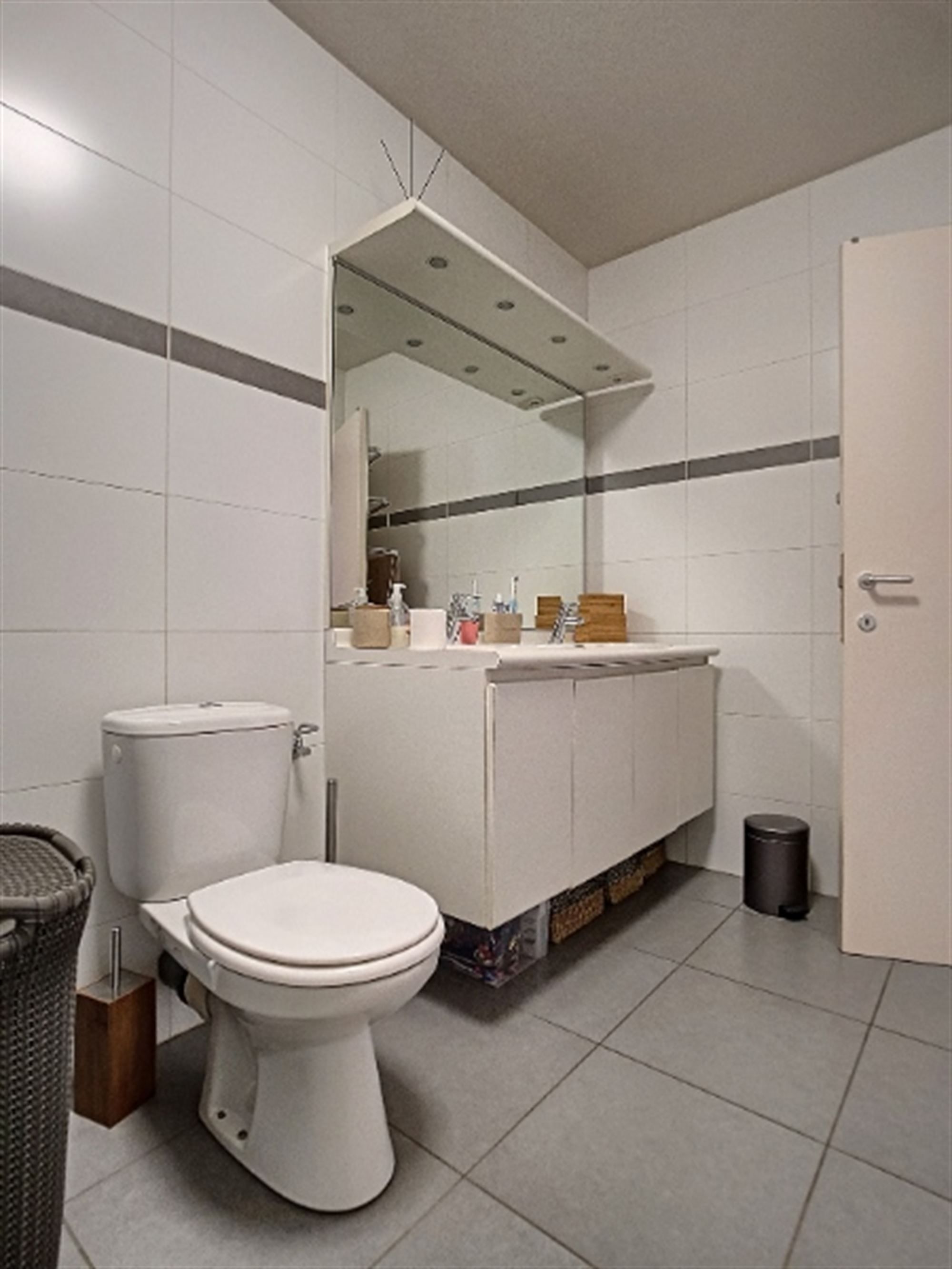 Recent gelijkvloers appartement met 2 slaapkamers. foto 8