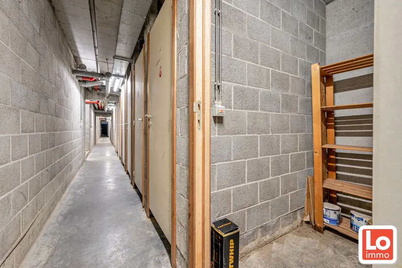 Mooi gelegen op te knappen appartement met 2 slpks, terras en autostaanplaats in centrum Lochristi foto 16