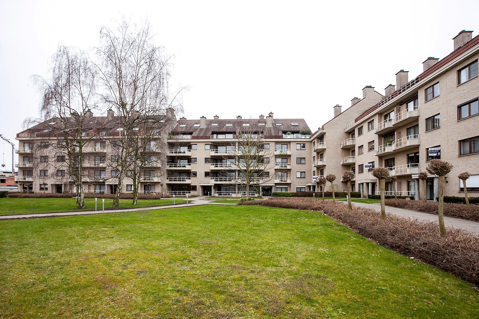 Ruim appartement met terras foto {{pictureIndex}}