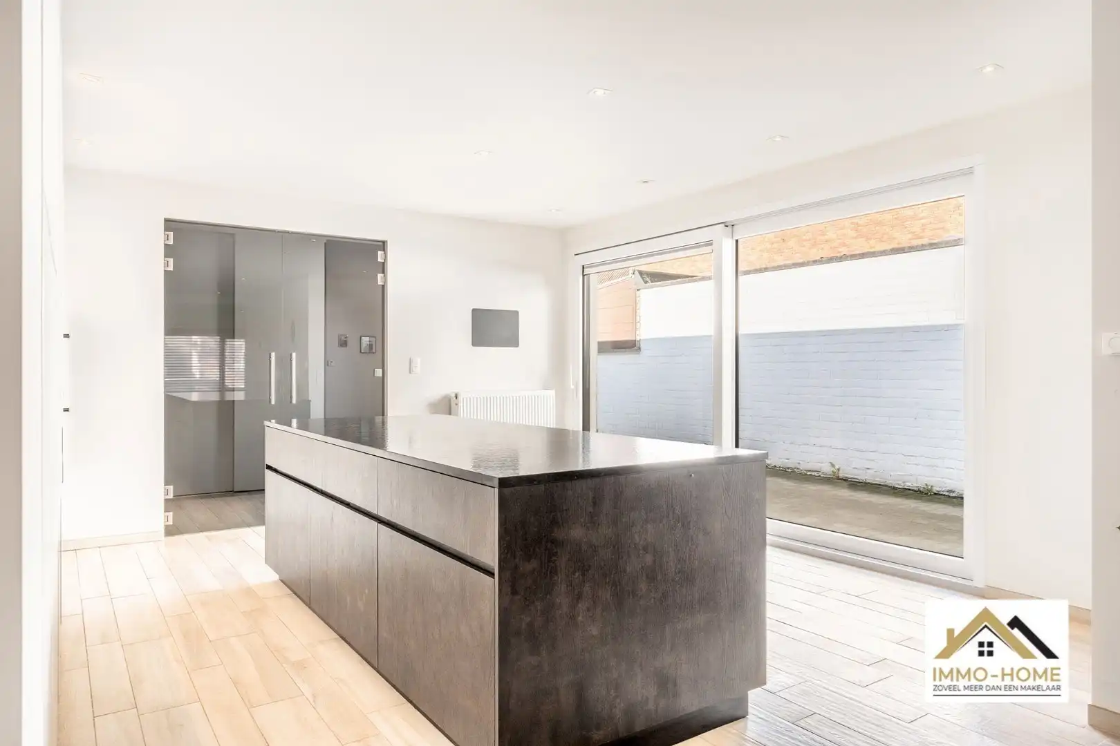 Ruim drie slaapkamers gelijkvloersappartement / bungalow foto 6