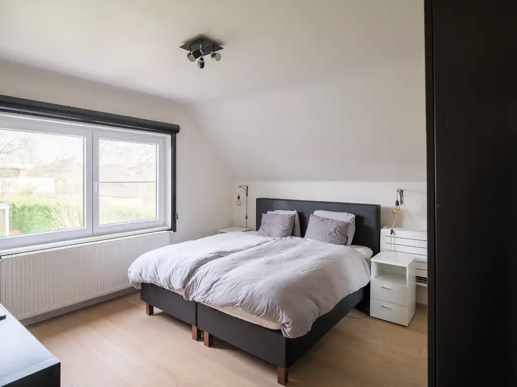 Sint-Denijs-Westrem - Vrijstaande woning met aangename tuin en achtergelegen ‘poolhouse’ in een rustig gelegen wijk. foto 11