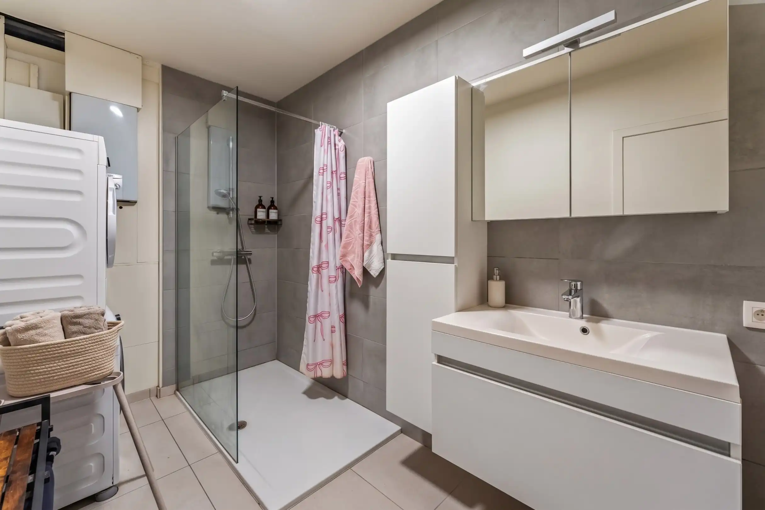 Instapklaar gerenoveerd gelijkvloers appartement met 2 ruime slaapkamers in hartje Hasselt foto 10