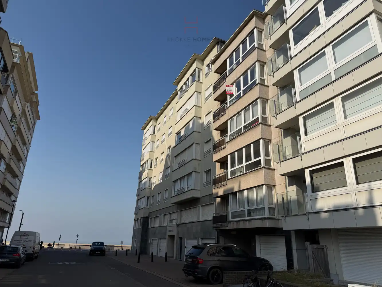 Gemeubeld twee-slaapkamer appartement met zijdelings zeezicht in een zijstraat van de zeedijk te Albertstrand foto {{pictureIndex}}