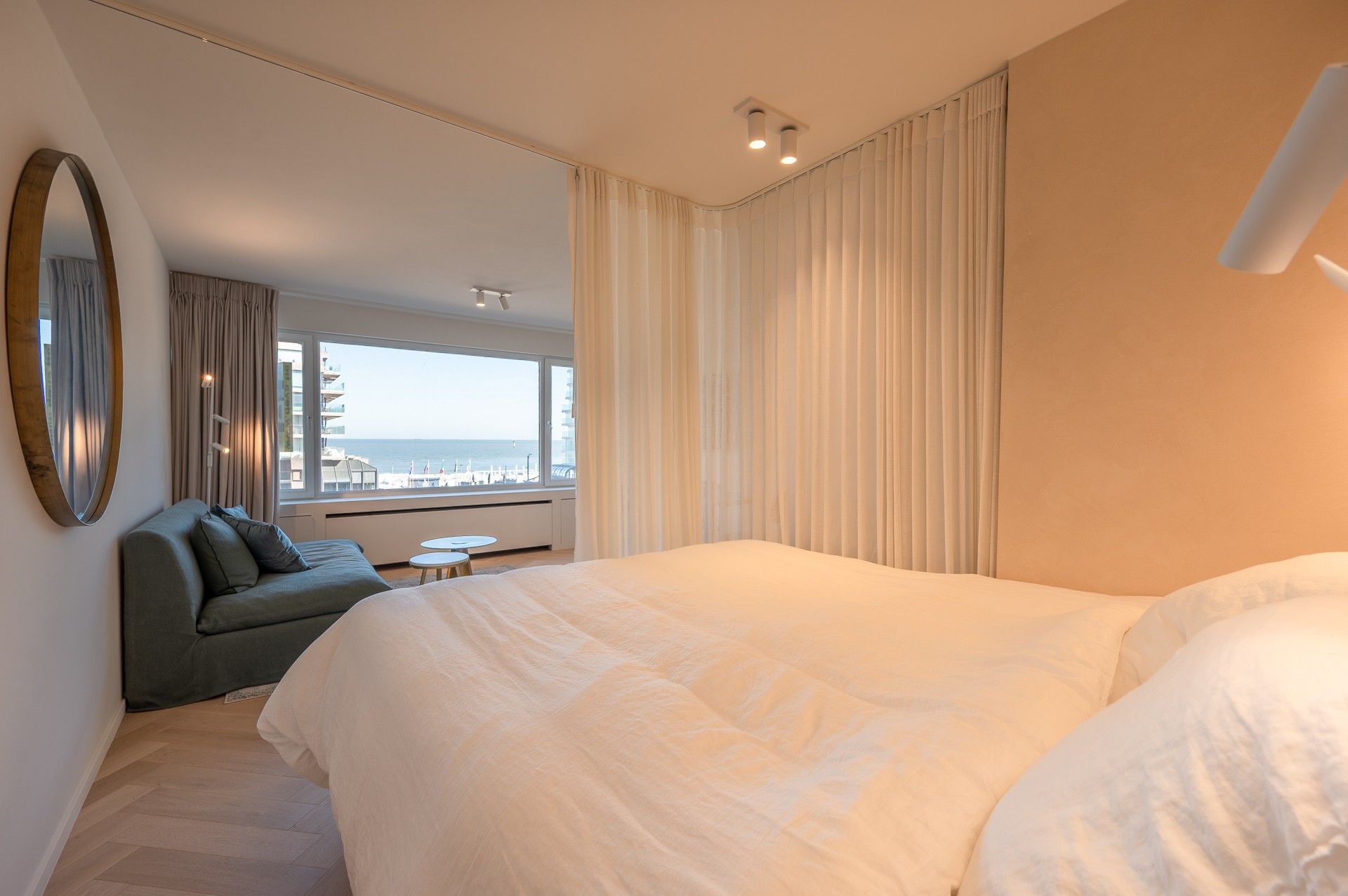 Unieke pied-à-terre met adembenemend zeezicht foto 9