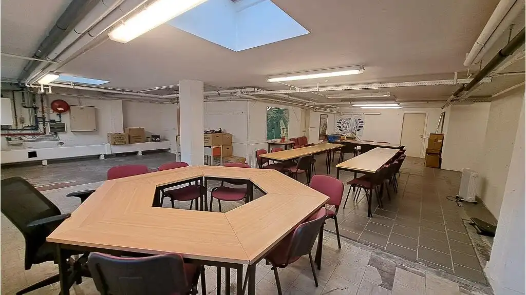 Ruime kantoor- of handelsruimte te huur in Zeebrugge foto 11