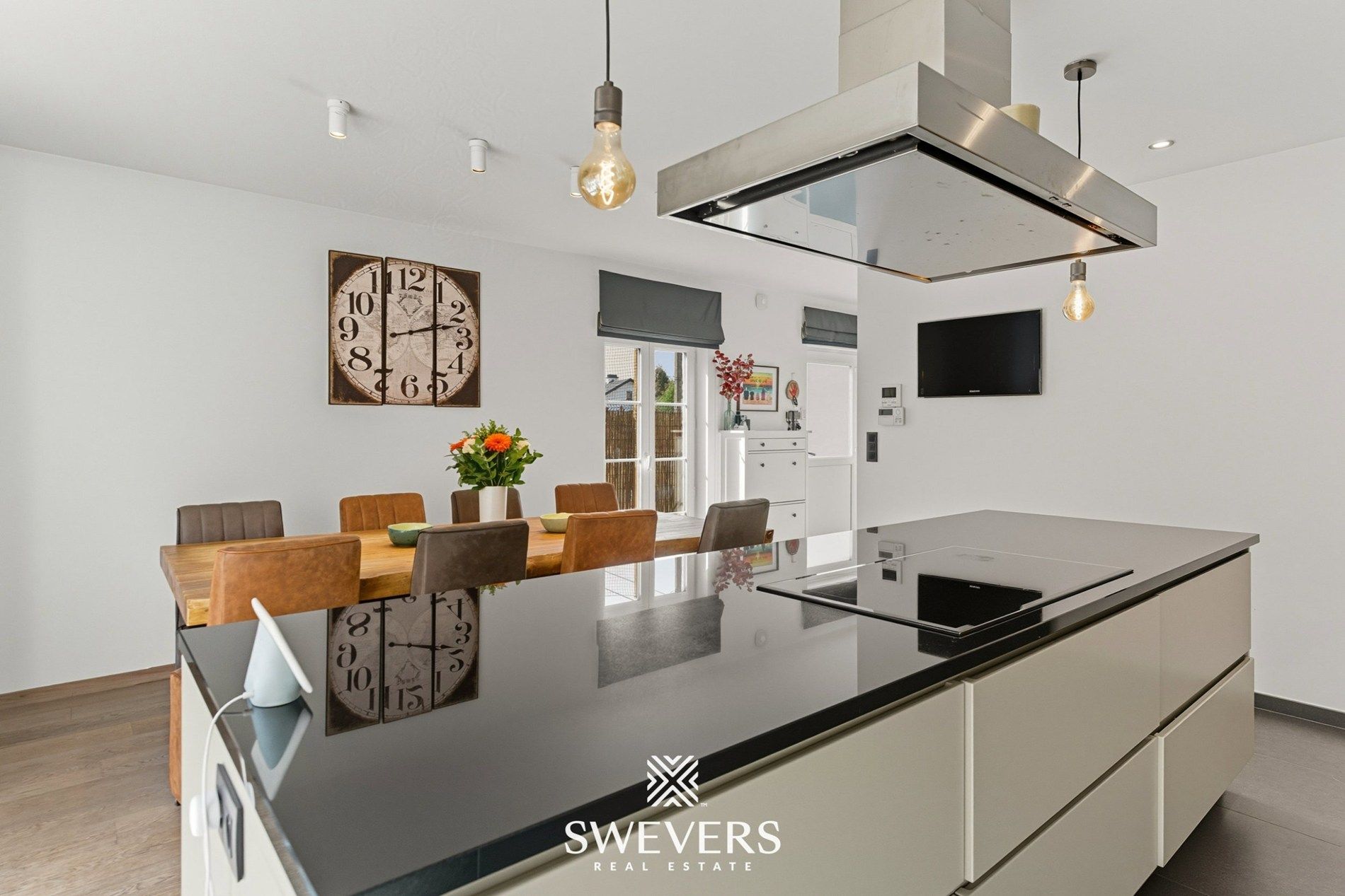 HOB met 3 slaapkamers, bureau en zwembad   foto 9