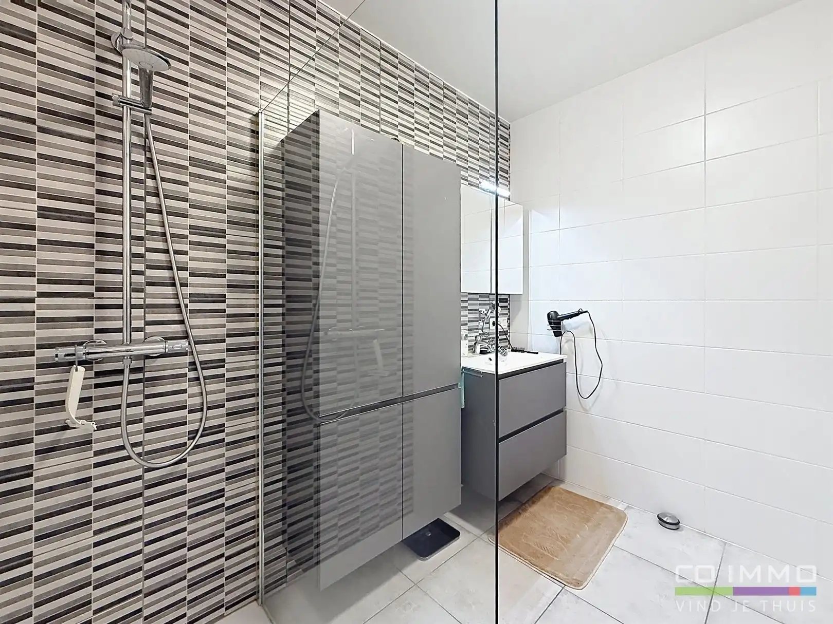 Instapklaar appartement, 1 slpk, autostaanpl. en kelder foto 21