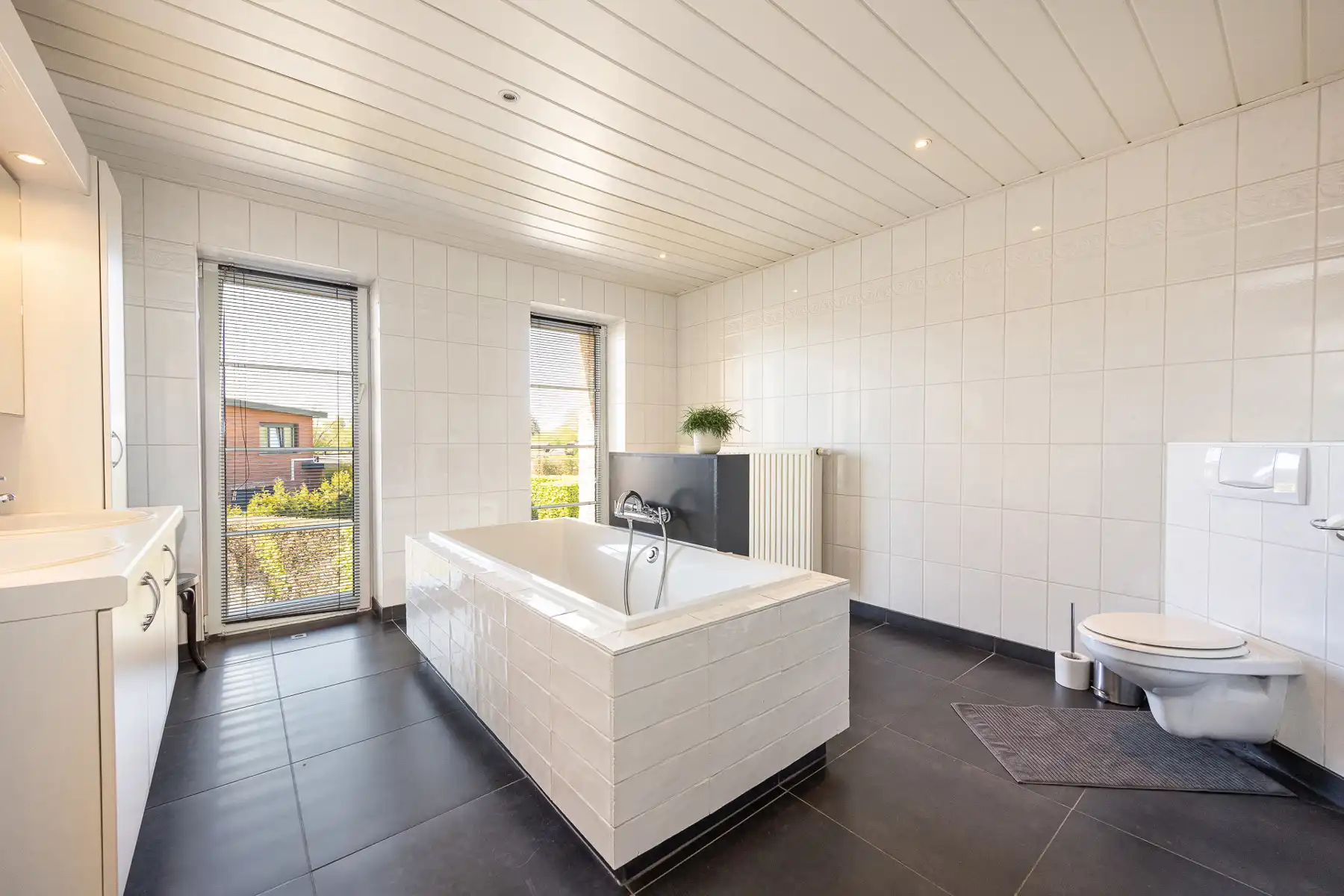 Riante, vrijstaande villa met 4 slaapkamers, zwembad en bijgebouw op een perceel van 2.680m². foto 20
