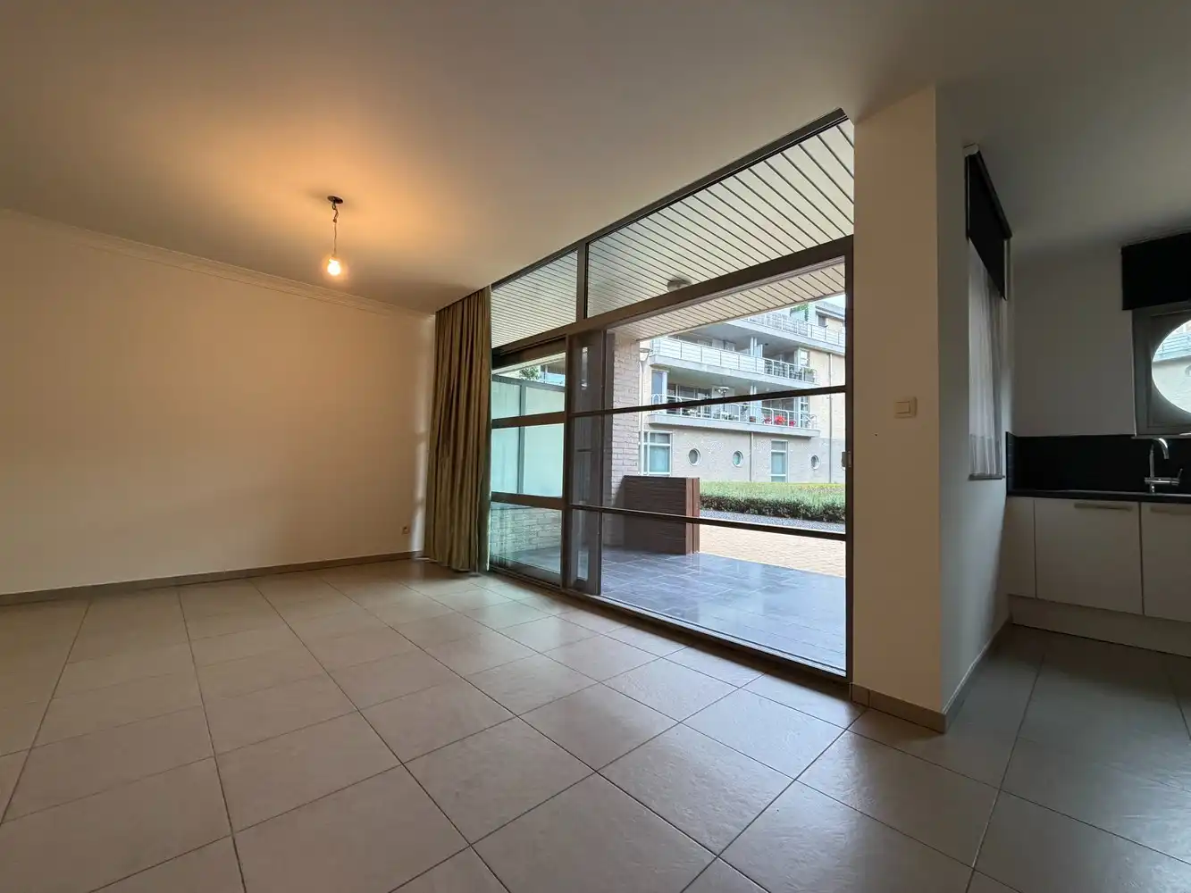 Gelijkvloers appartement met 2 slaapkamers en overdekt terras in hartje Zonhoven foto 6