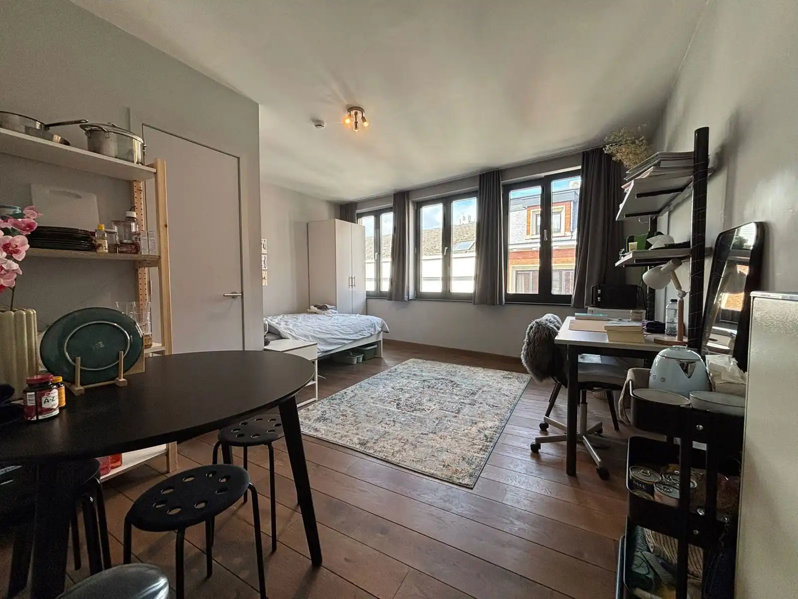 Furnished room Leuven City Center. STUDENTS ONLY foto 2