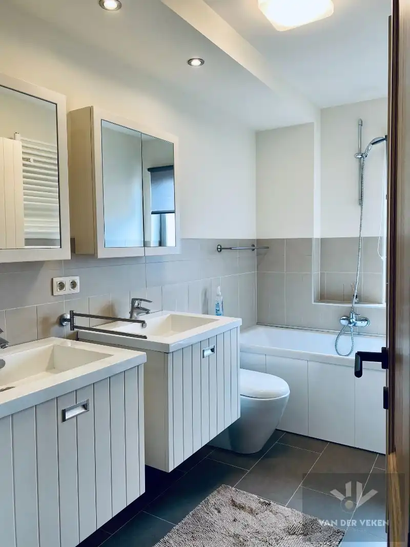 GEMEUBELD APPARTEMENT MET 2 SLPK foto 13