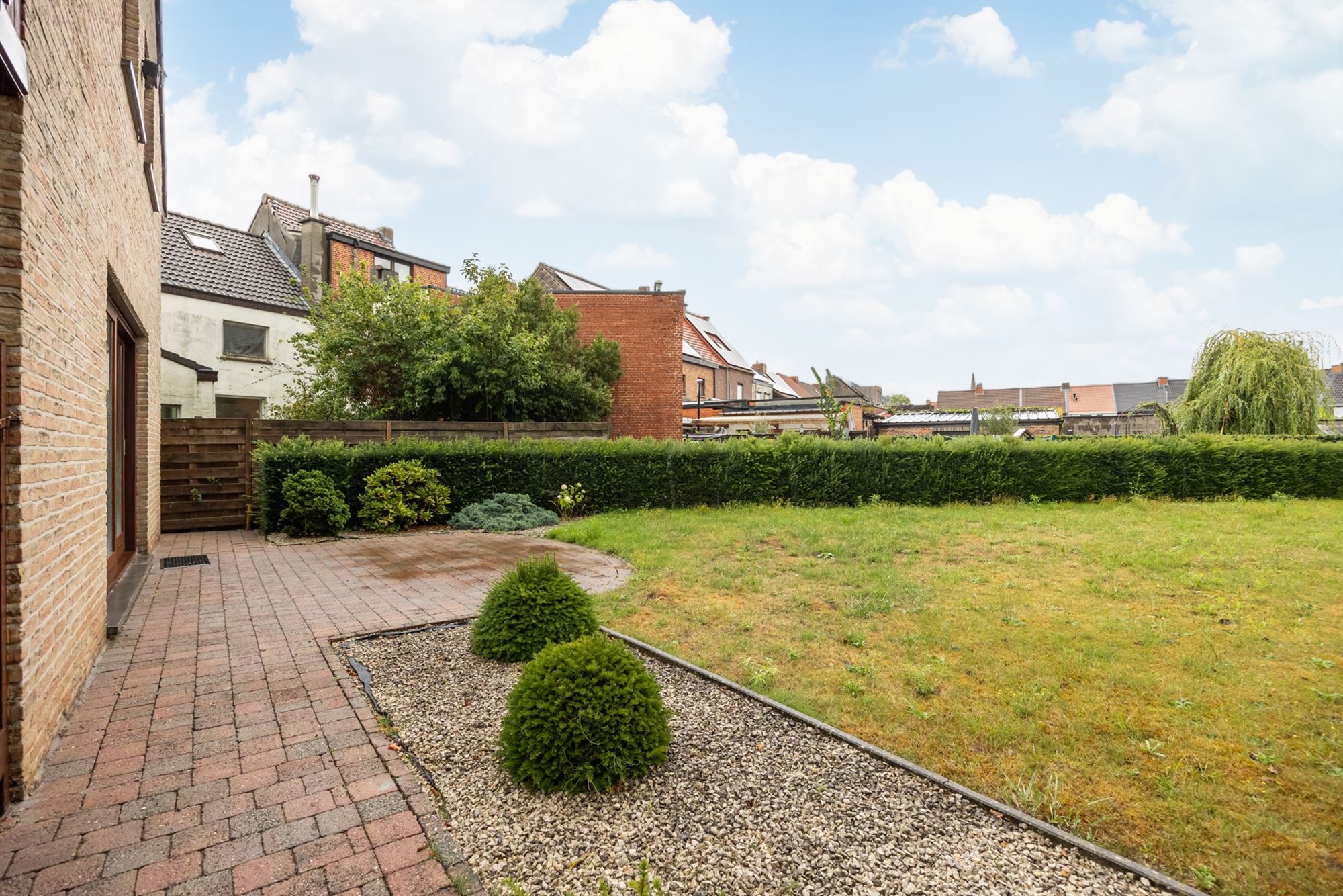 Vrijstaande woning met 4 slaapkamers en tuin foto 17