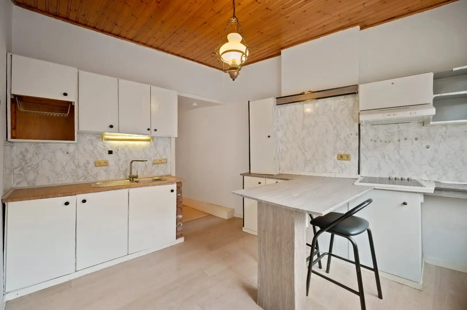 Te renoveren rijwoning te Tienen op wandelafstand van station foto 3