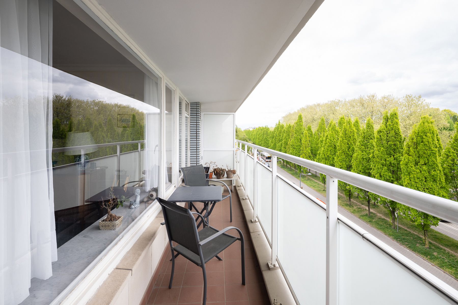 Ruim appartement met drie slaapkamers  foto 2