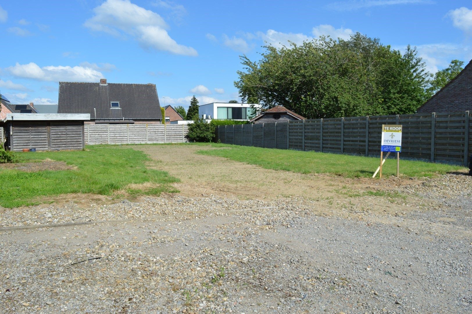 Bouwgrond van 652 m² op rustige locatie te Wevelgem foto {{pictureIndex}}