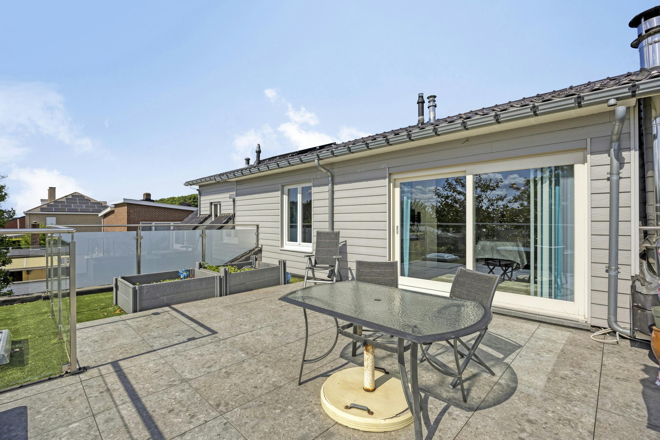 Riante zorgwoning/kangoeroewoning met loods te koop foto 33