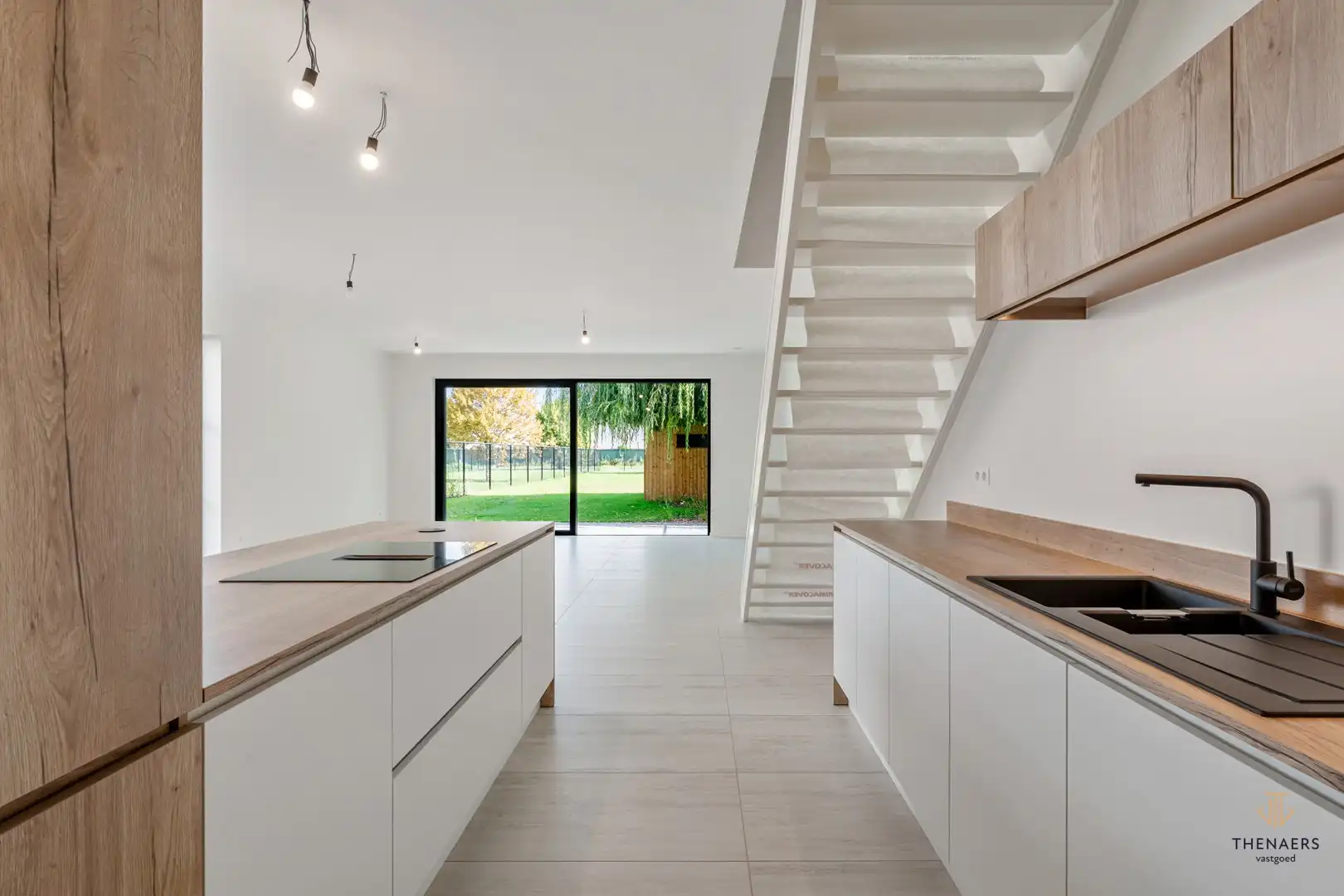 LOT 5 - Instapklare "luxe" en "energiezuinige" nieuwbouwwoning met 4 slaapkamers en 2 badkamers. foto 10