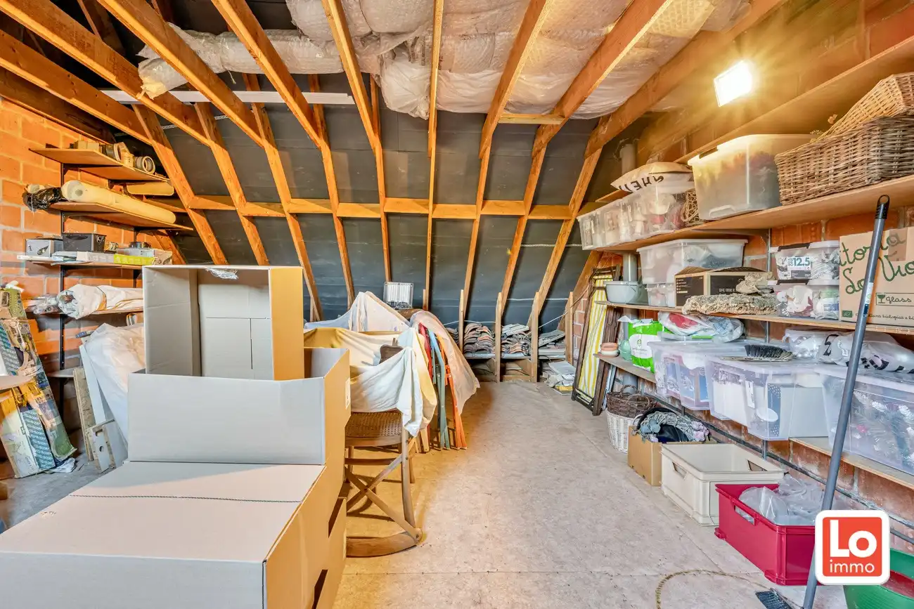 VERKOCHT! Charmante halfopen woning met inpandige garage op een rustige en groene locatie in Beervelde! foto 23