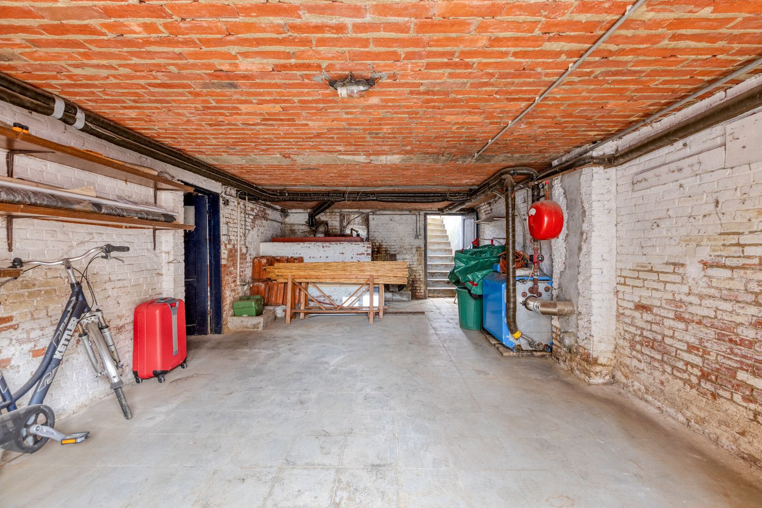 ZEER CHARMANTE WONING MET 4 SLAAPKAMERS, TUIN EN GARAGE TE DIEST! foto 27