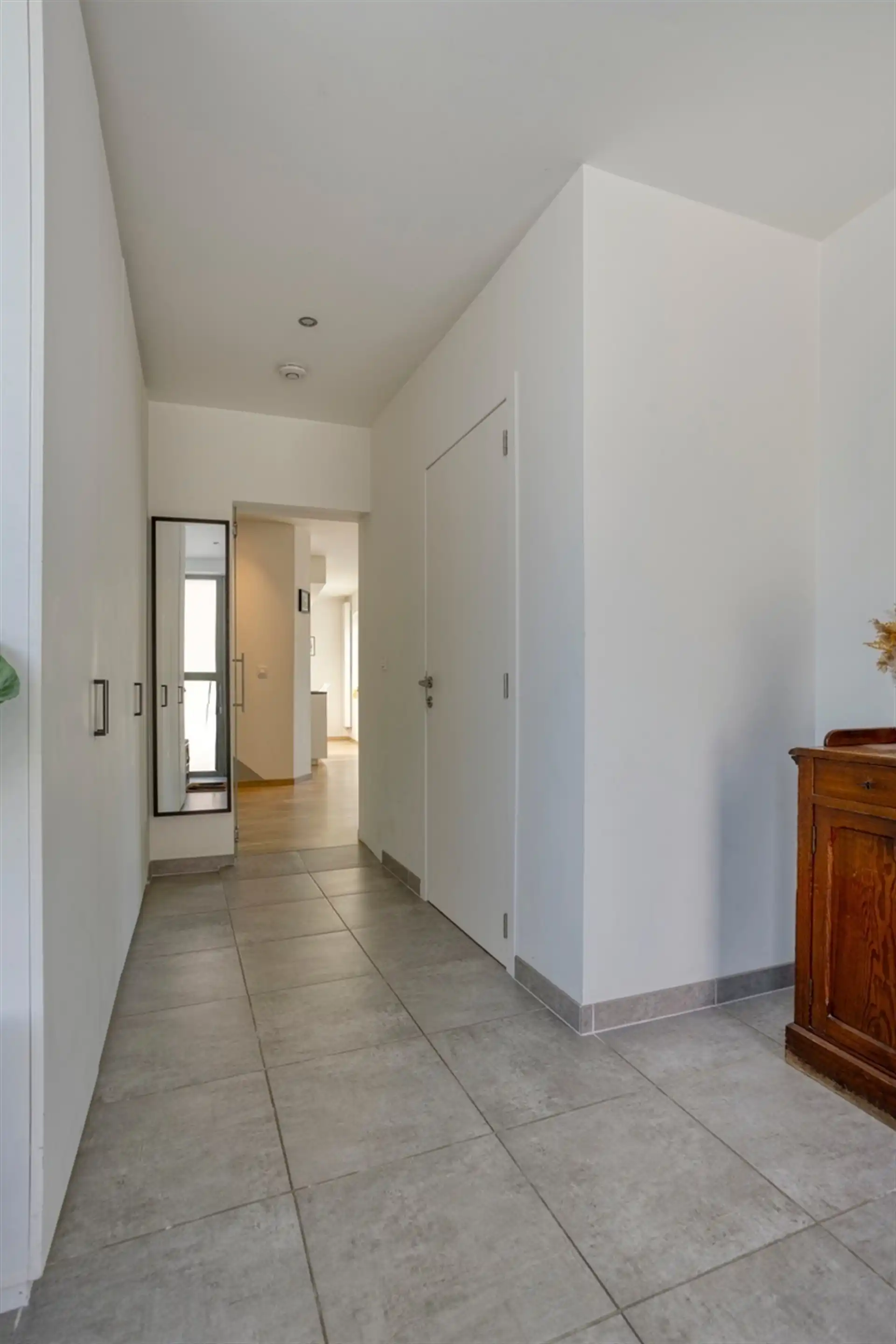 Ruime, volledig gerenoveerde woning in hartje centrum foto 3