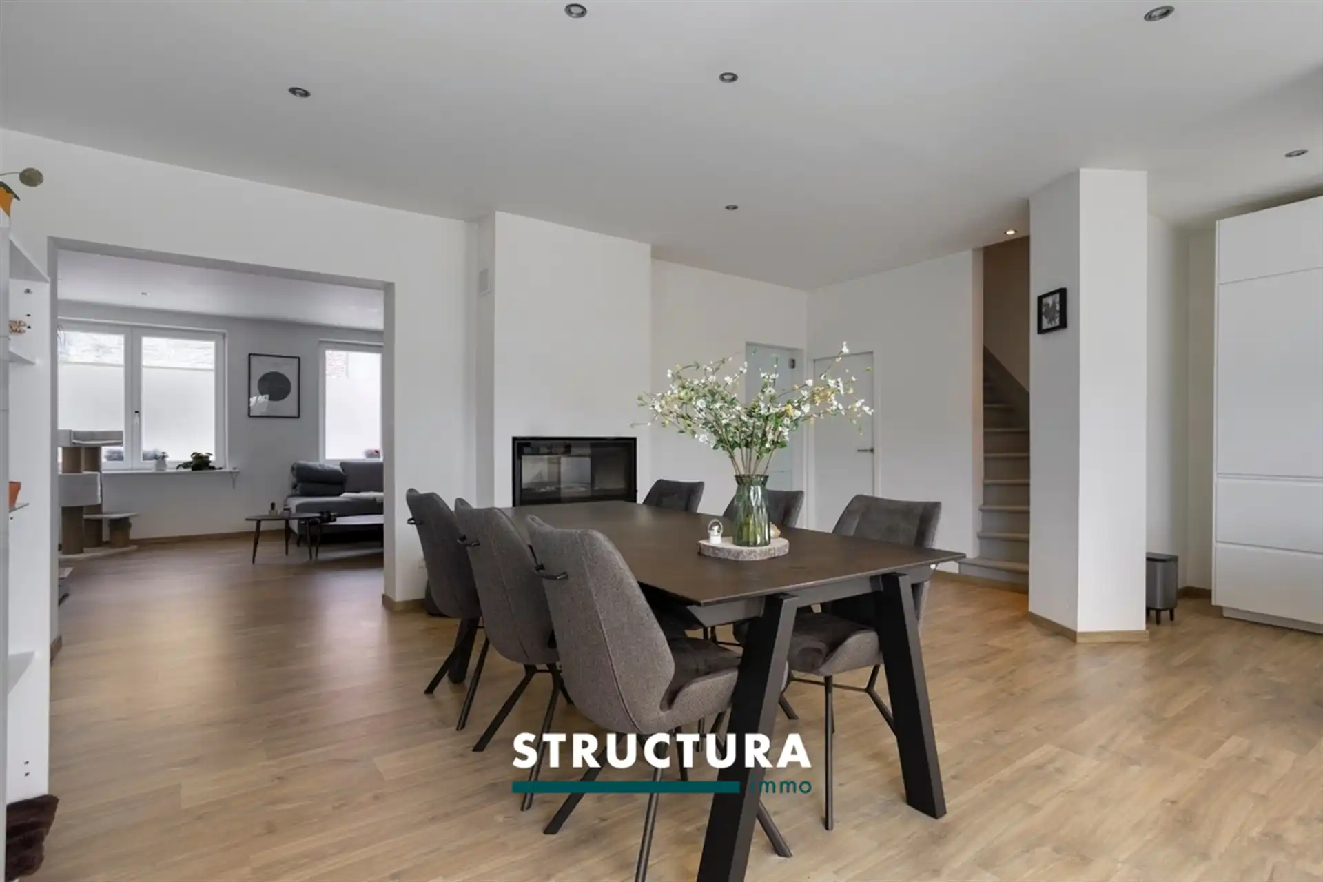 Ruime, volledig gerenoveerde woning in hartje centrum foto 3