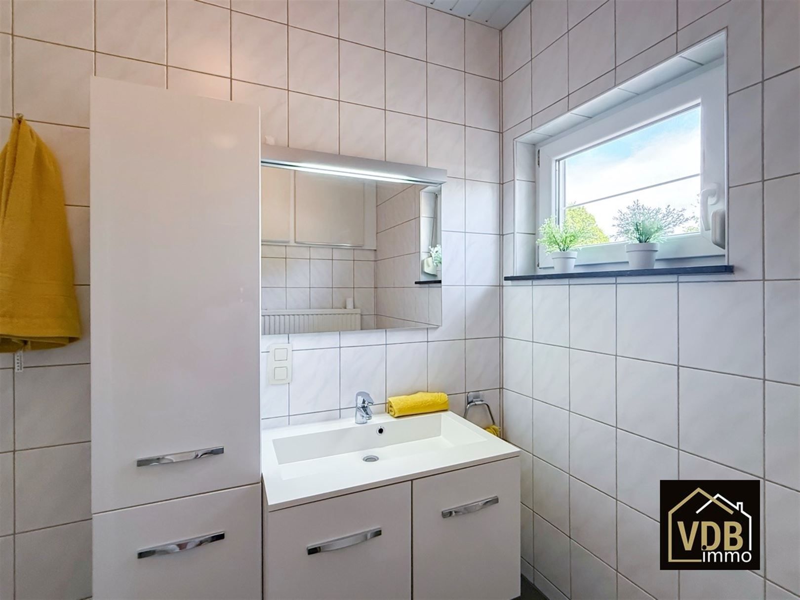 WONING MET 3 SLAAPKAMERS - GARAGE EN LEUKE TUIN foto 39