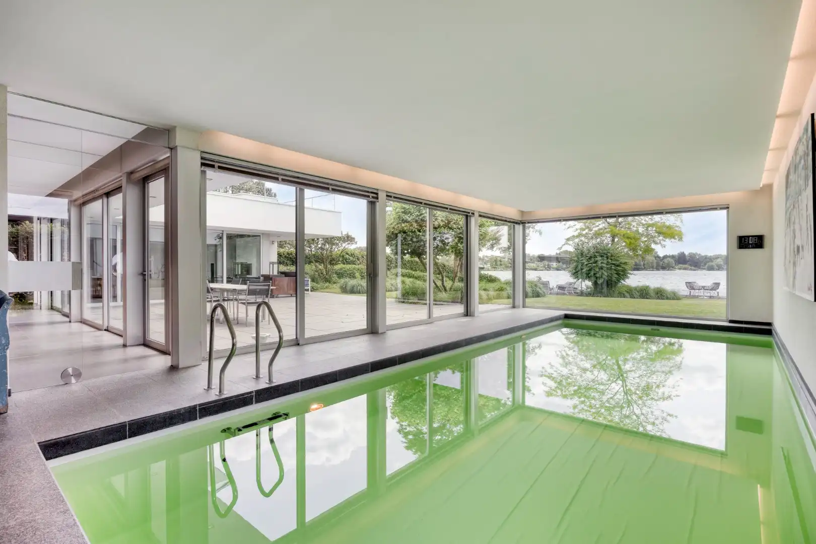 Unieke eigendom aan het exclusieve privé meer Miramar te Mol / Dessel ! foto 12