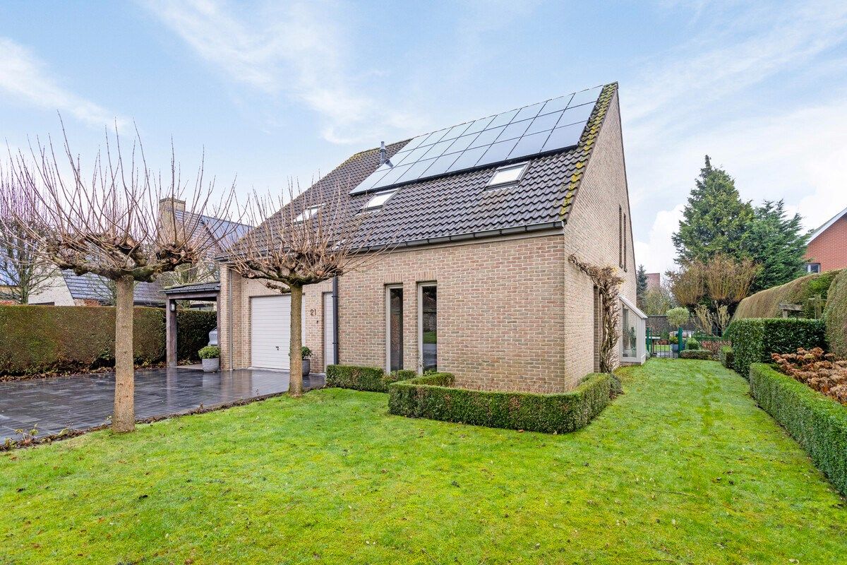 Verzorgde villa met 4 slaapkamers & praktijkruimte. (openhuis 24 & 25 januari) foto 3