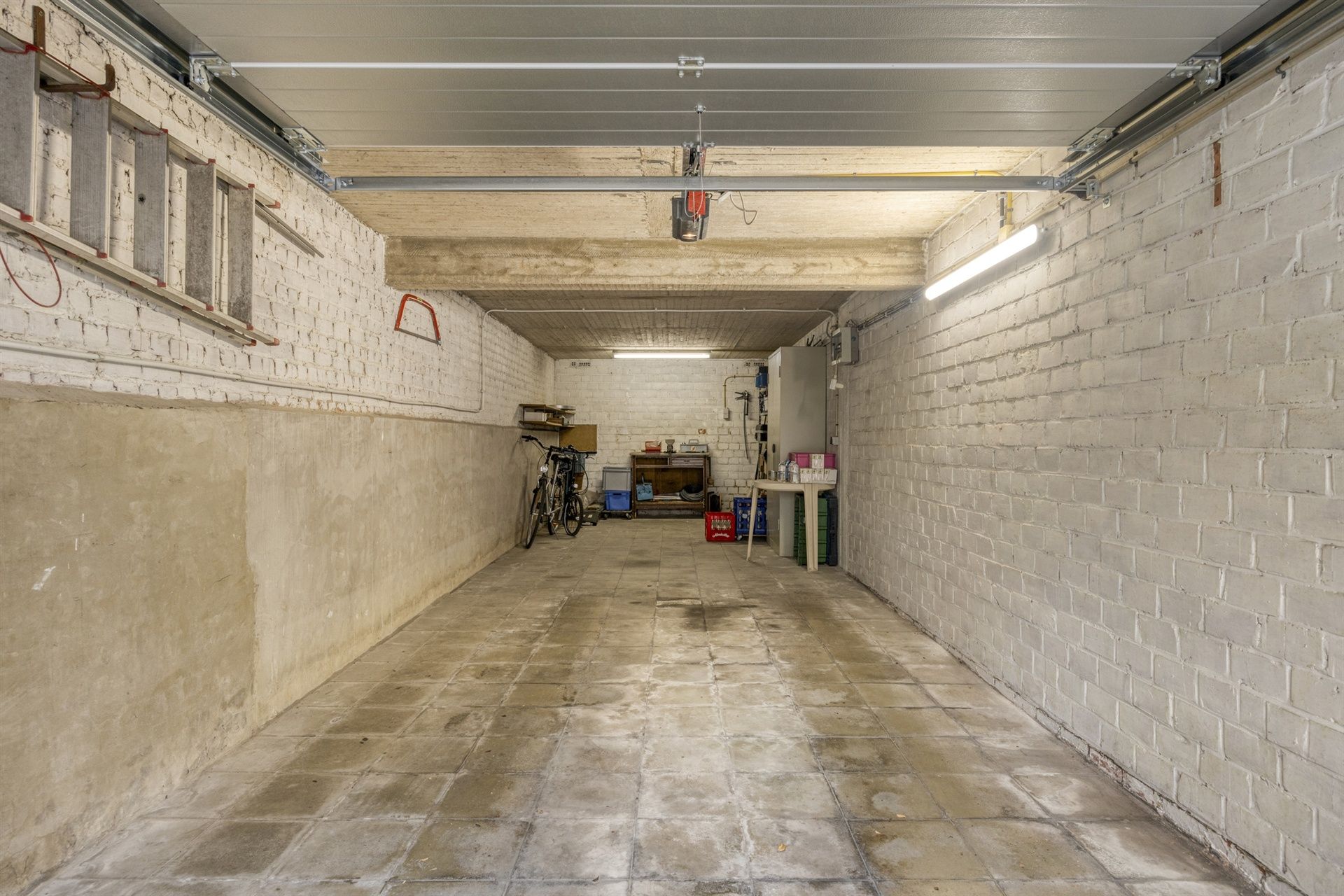 Welonderhouden appartement met dubbel diepe garage! foto 18
