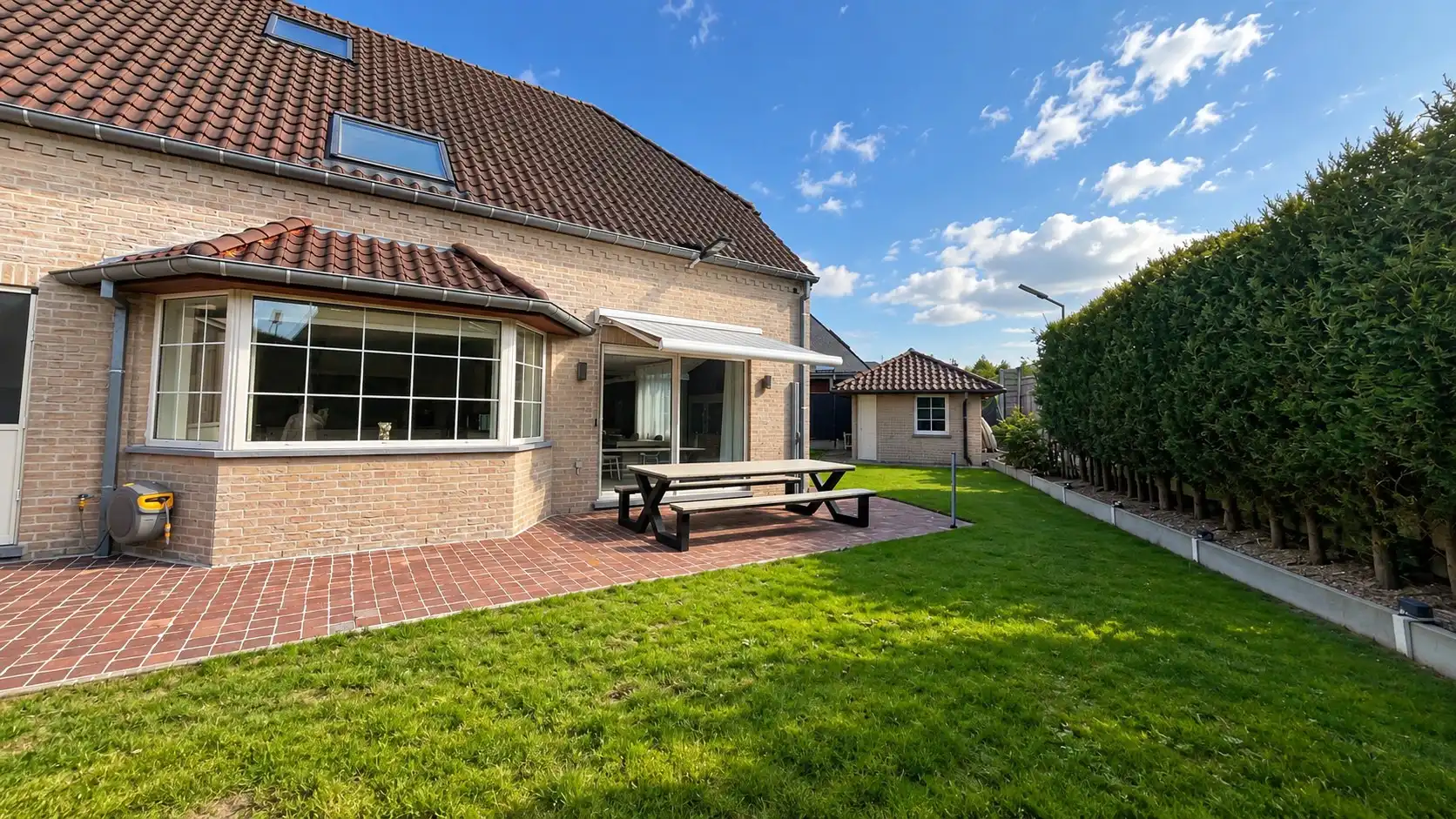 Grote woning met mogelijks 6 kamers, garage,... foto 3