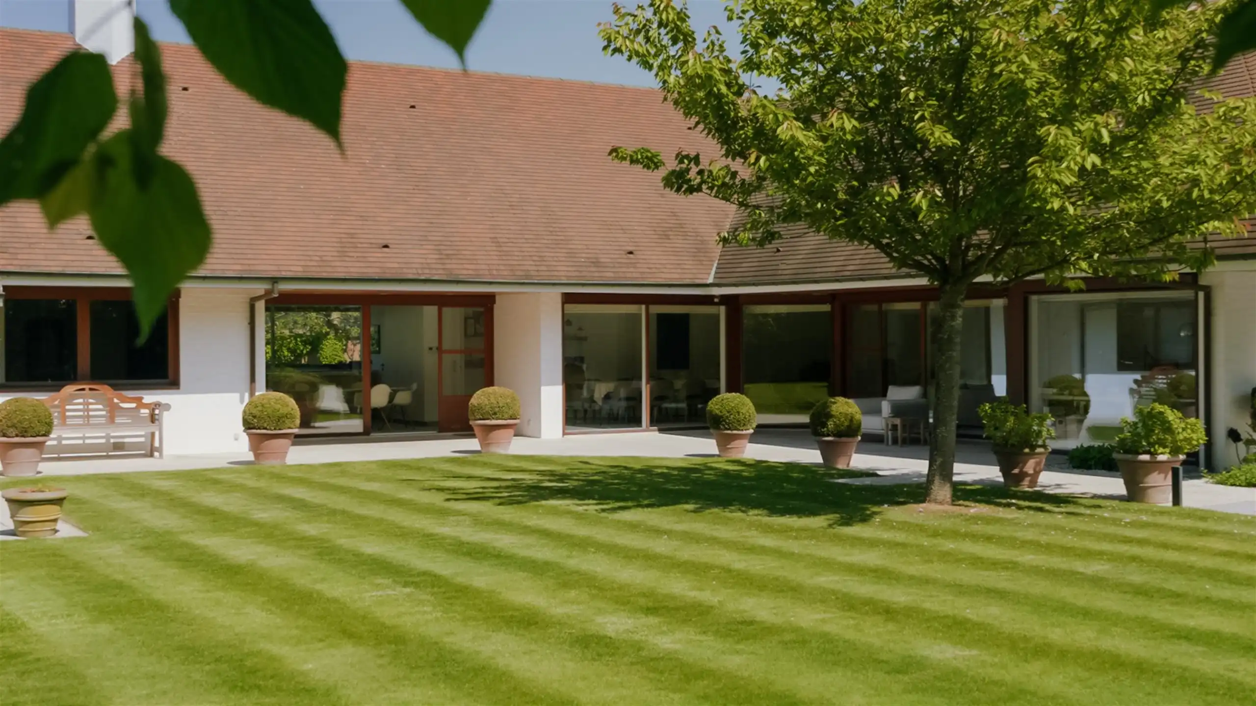 Indrukwekkend Vastgoed op 3.667 m² met dubbele garage foto 11
