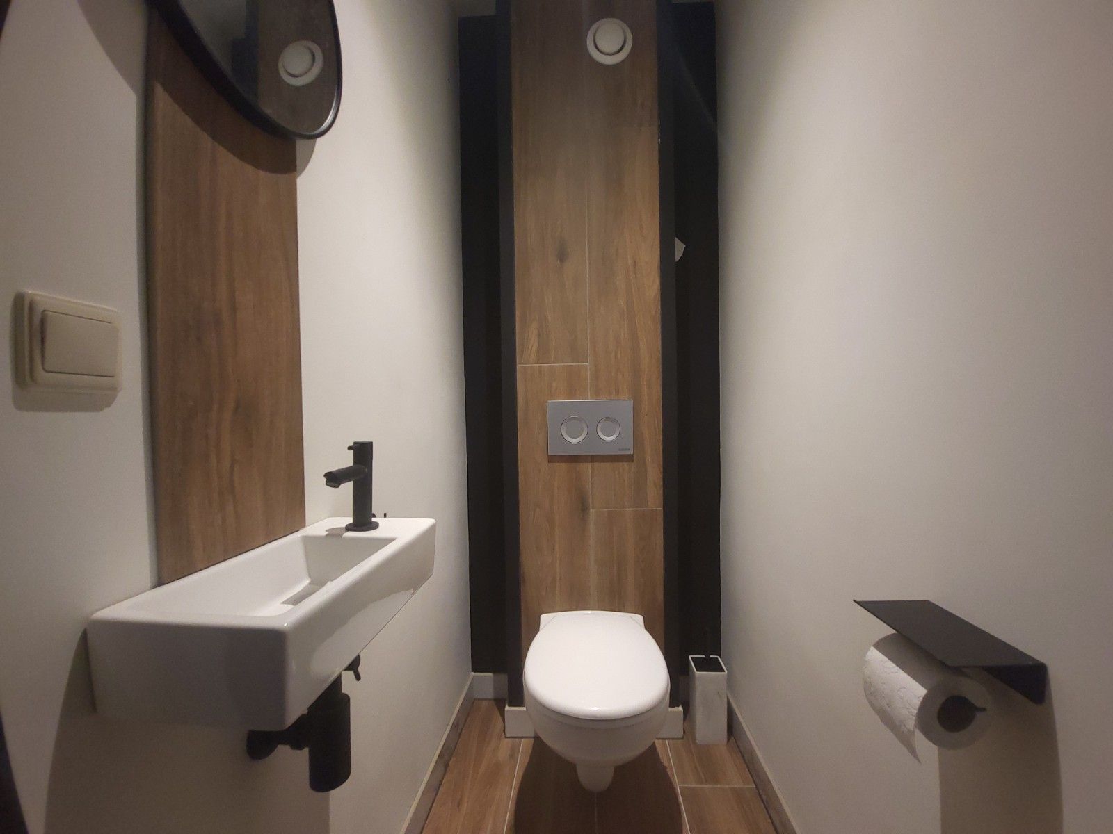 Centraal gelegen 2-slaapkamerappartement te Deinze foto 10