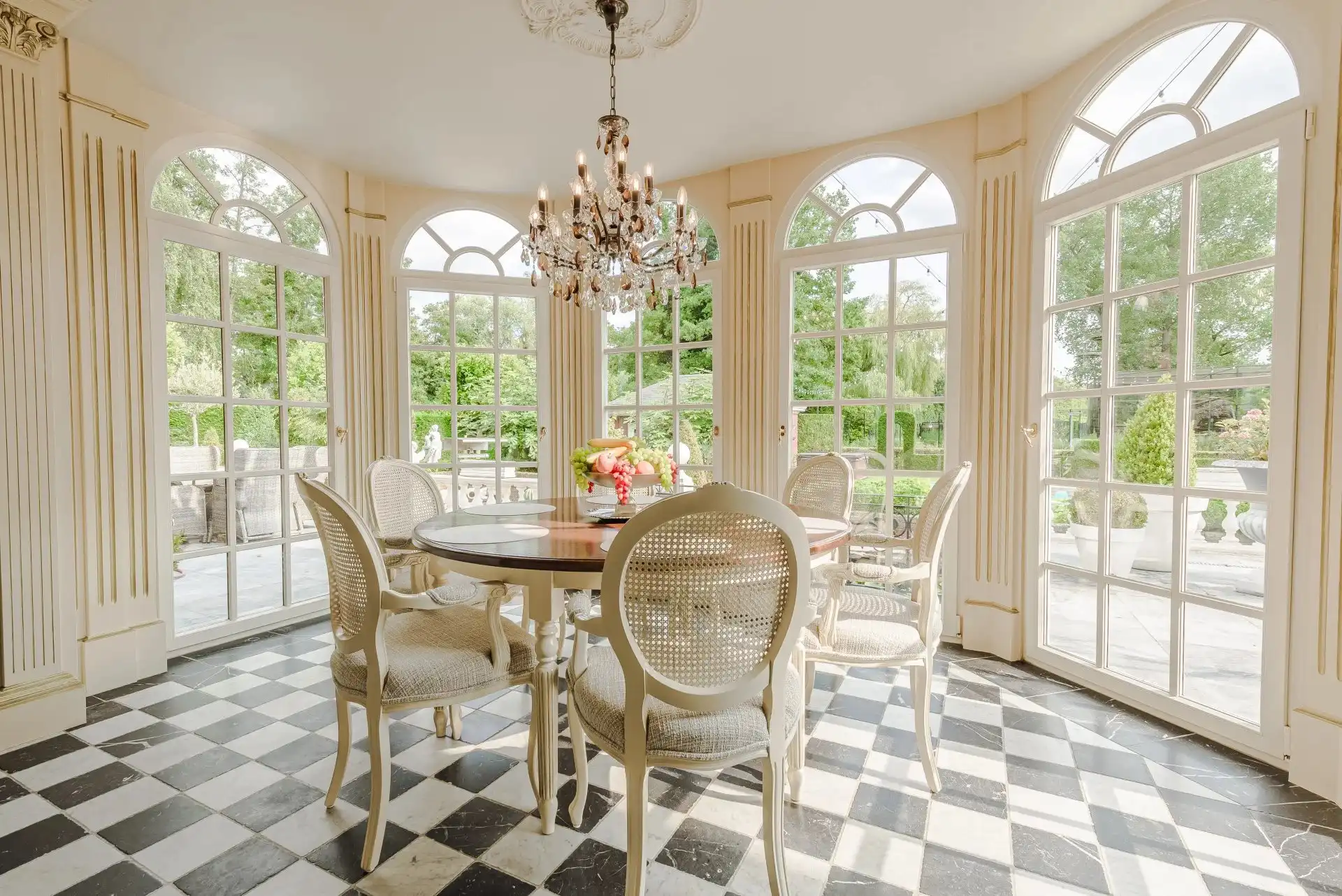 Prachtige luxueuze villa in Amerikaanse stijl met 4 slaapkamers en 2 badkamers. foto 5