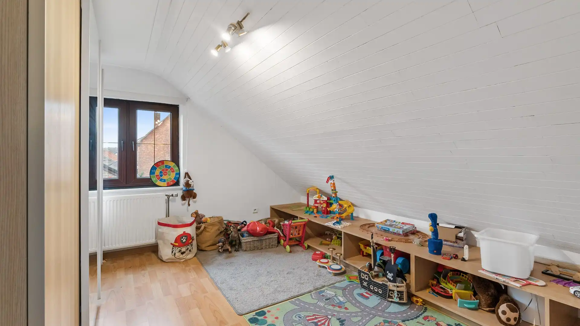 Vrijstaande woning met tuin en inpandige garage foto 14