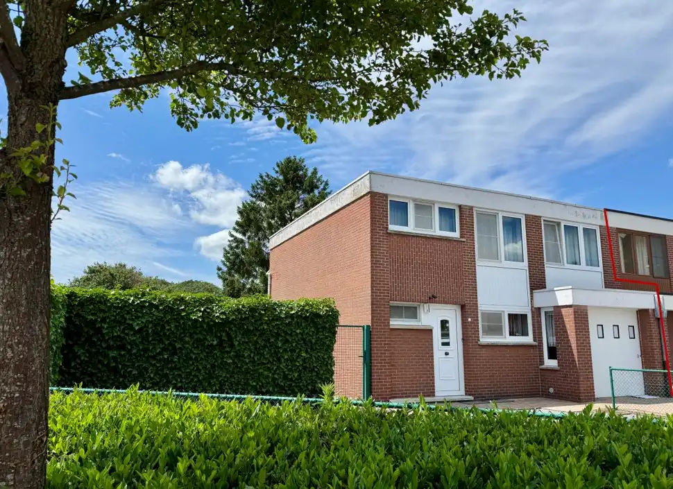 Hoofdfoto van de publicatie: Ruime woning met aangename buitenruimte (H.O.B.)