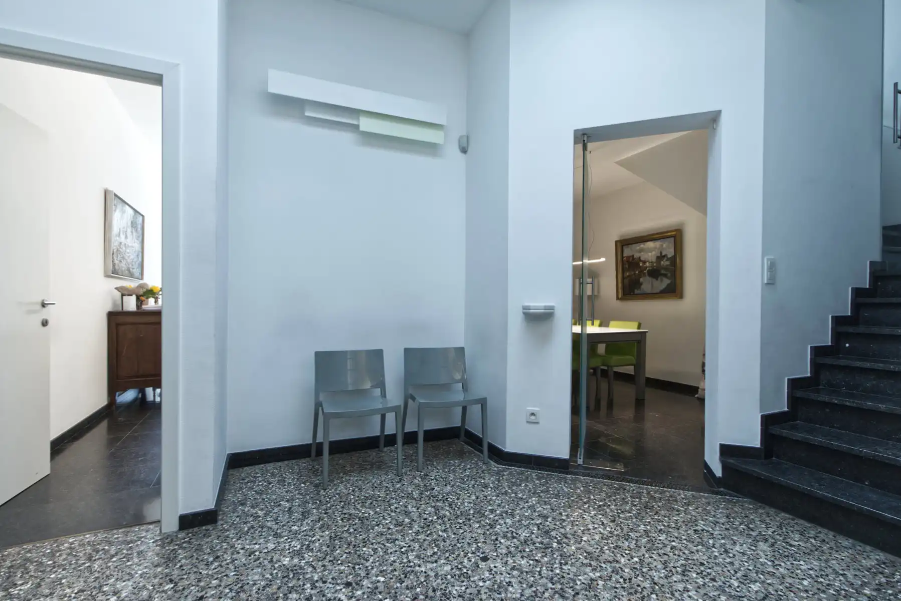 KANTOOR - 8 BURELEN - 16 tot 20 WERKPLAATSEN - PARKING MOG. foto 18