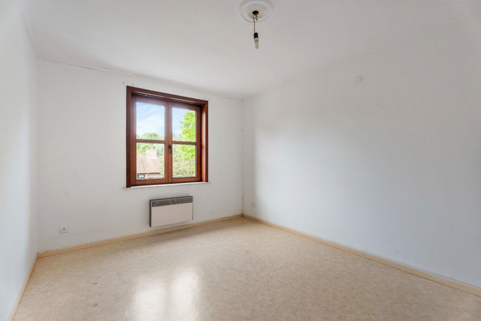 Ruime gezinswoning met 5 slaapkamers in hartje Roeselare foto 15