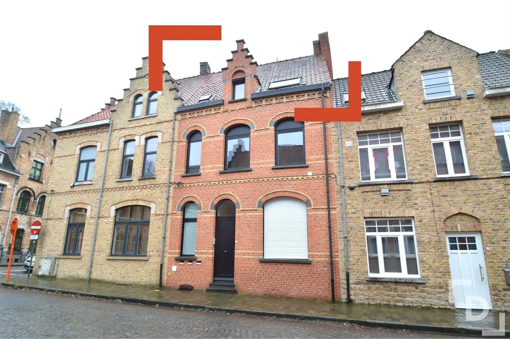 Bemeubeld dakappartement in centrum Ieper foto {{pictureIndex}}