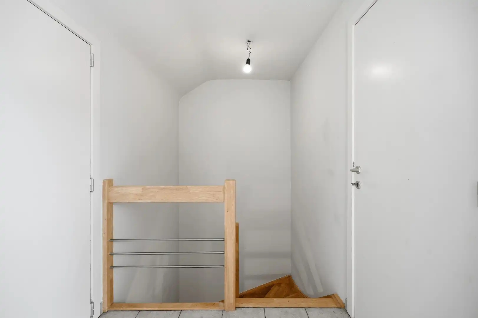 Instapklare rijwoning uit 2009 met 3 slpks, zonnig terras, tuin en 2 autostaanplaatsen foto 19