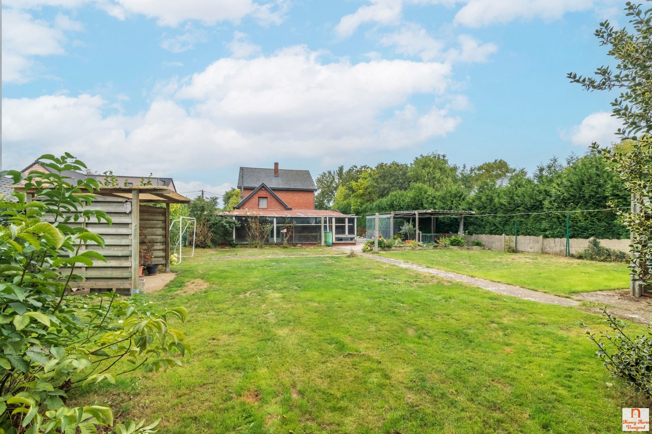 Ruime woning met 4 slaapkamers en uitbreidingsmogelijkheden foto 2