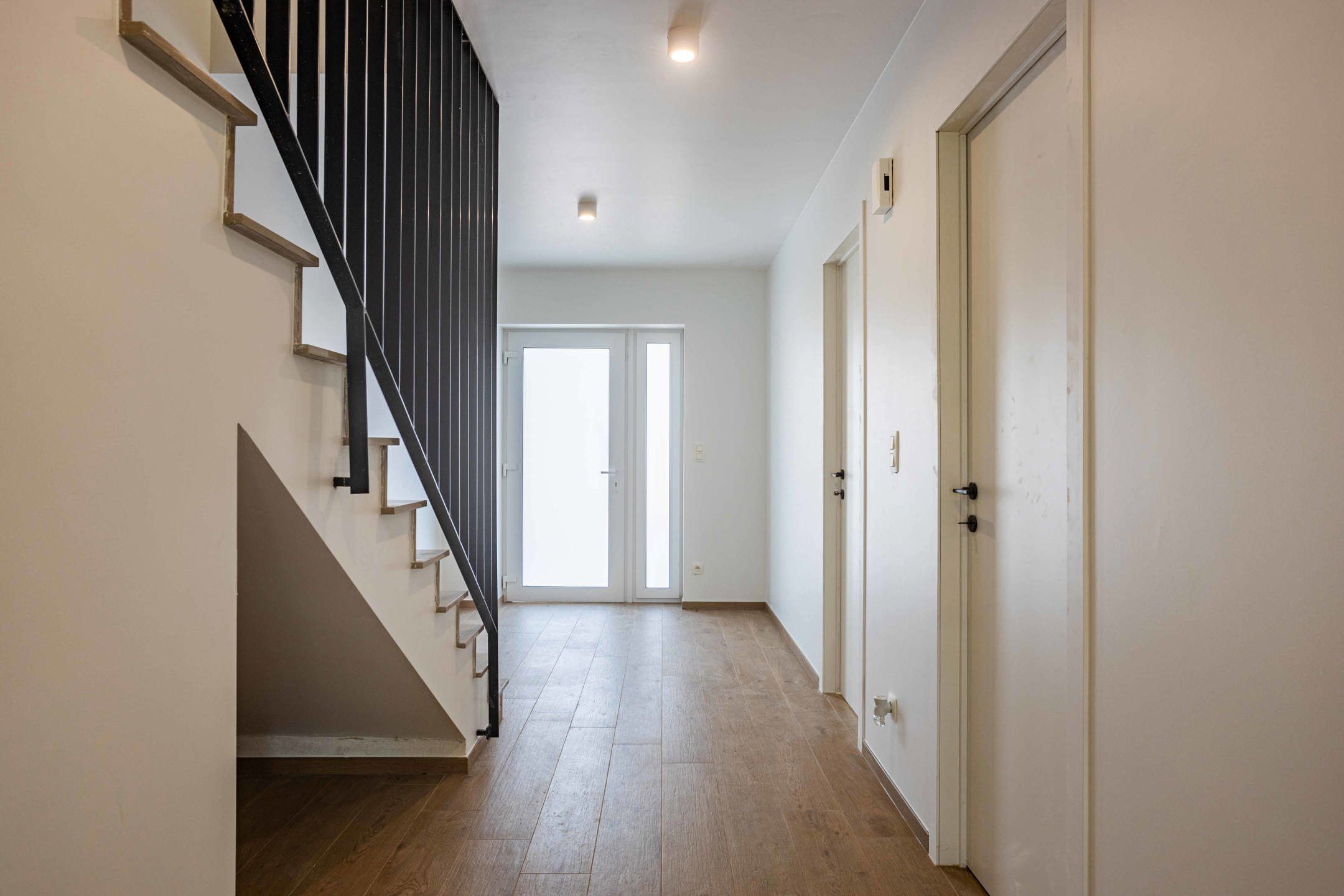 Prachtige nieuwbouwwoning omringd door groen en natuur. foto 4