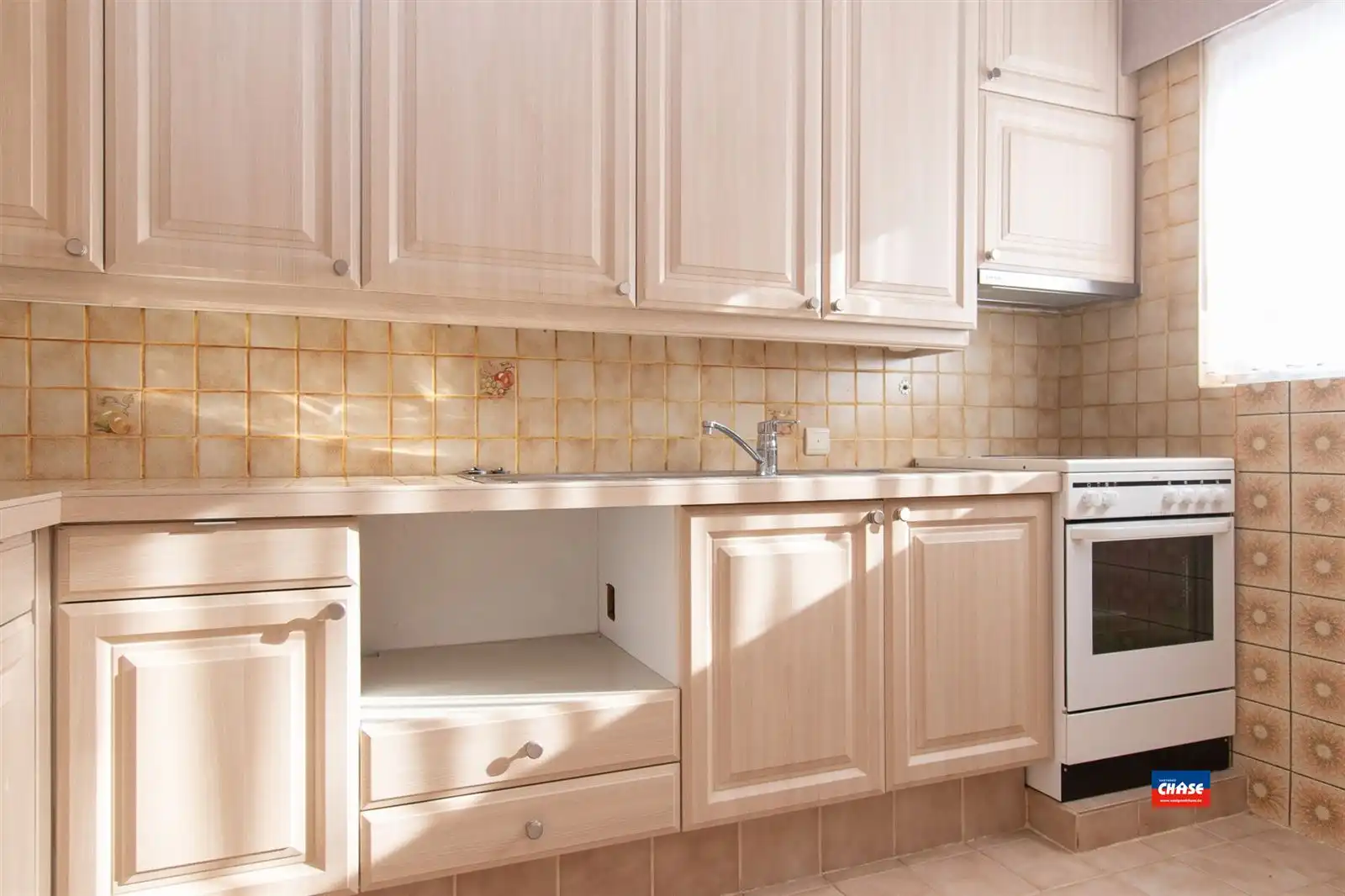 !!! VERKOCHT ONDER VOORWAARDEN !!! Gelijkvloersapp. met 2 slpks, tuin + garage foto 7