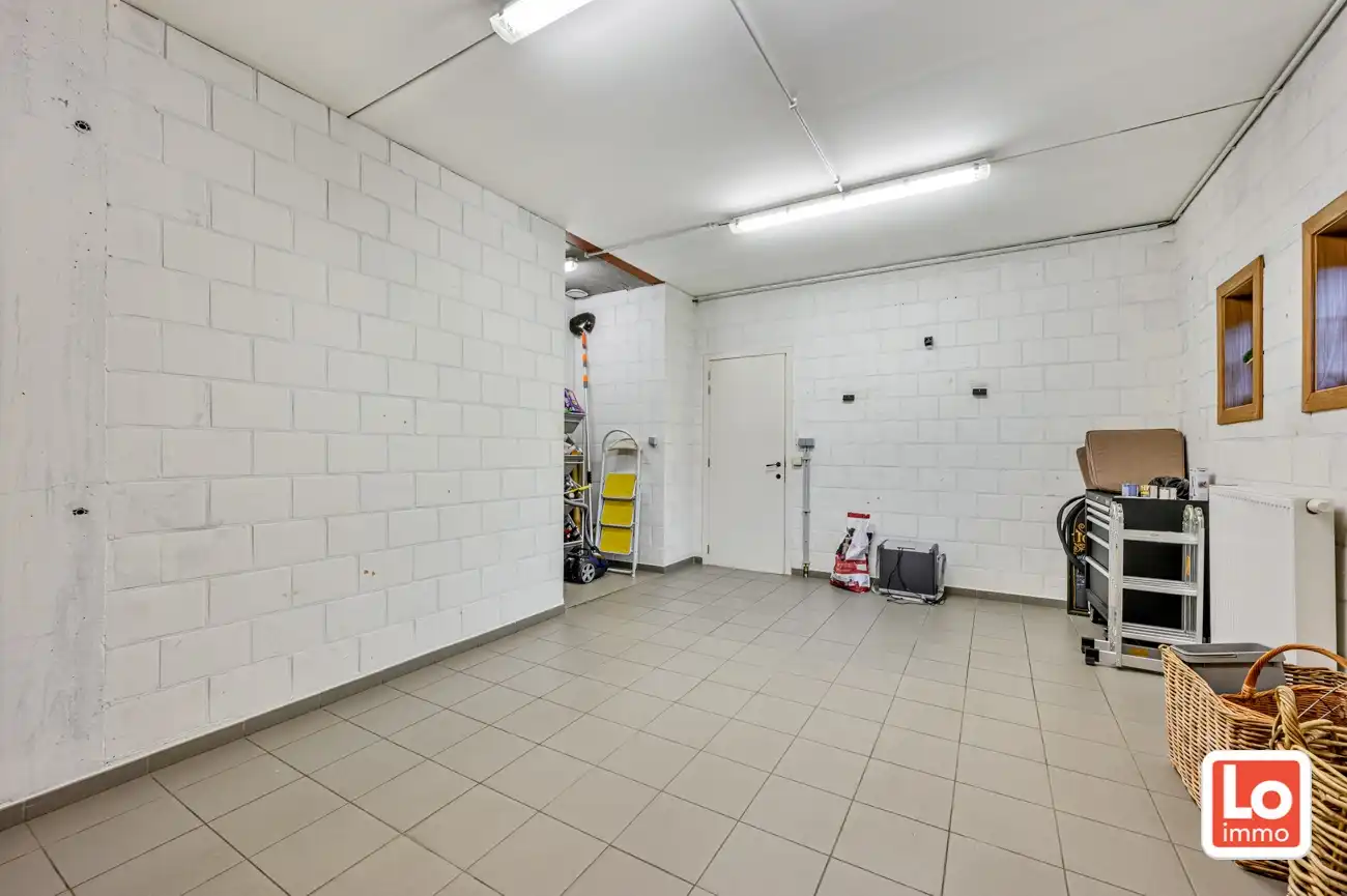 VERKOCHT! Ruime, charmante en degelijke alleenstaande villa met inpandige garage op een rustige en makkelijk bereikbare locatie tussen Lochristi en Gent. foto 18